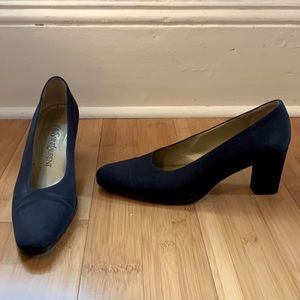 Yves Saint Laurent YSL vintage heels 8M